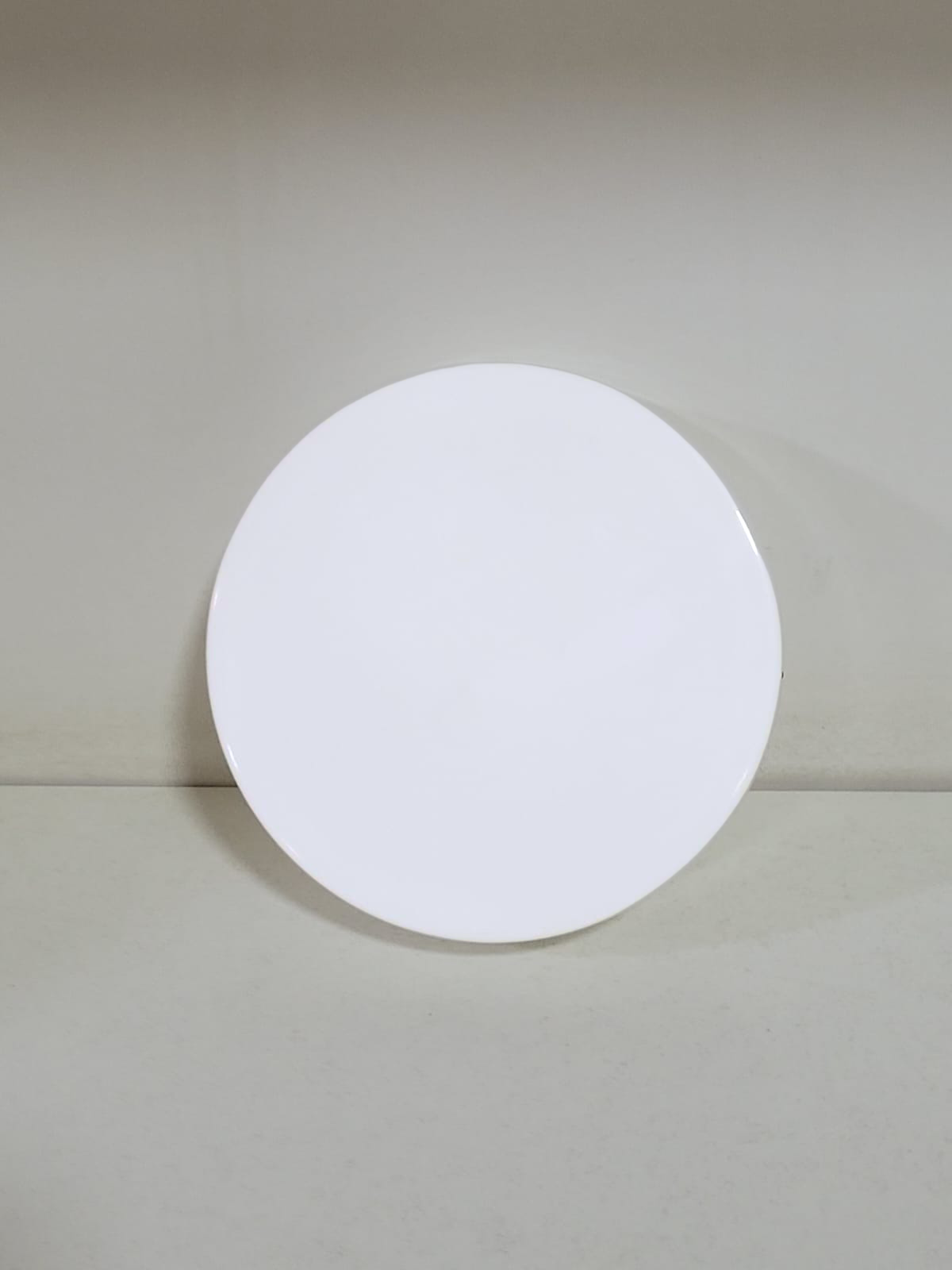 B105 white closure