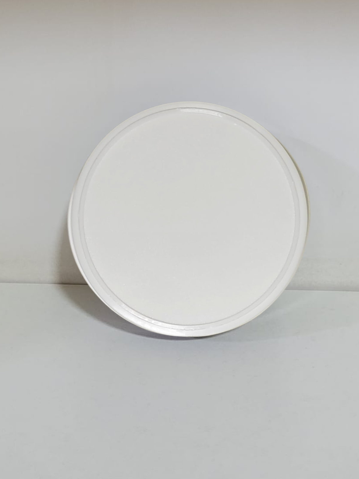 B112 white closure