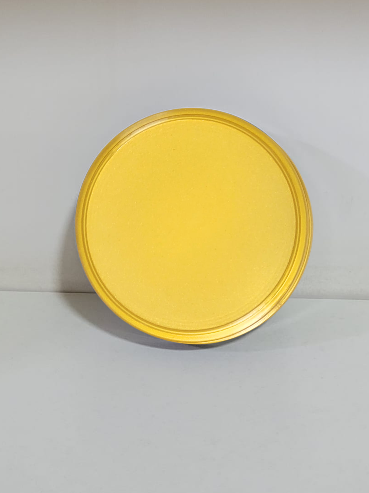 B112 gold closure
